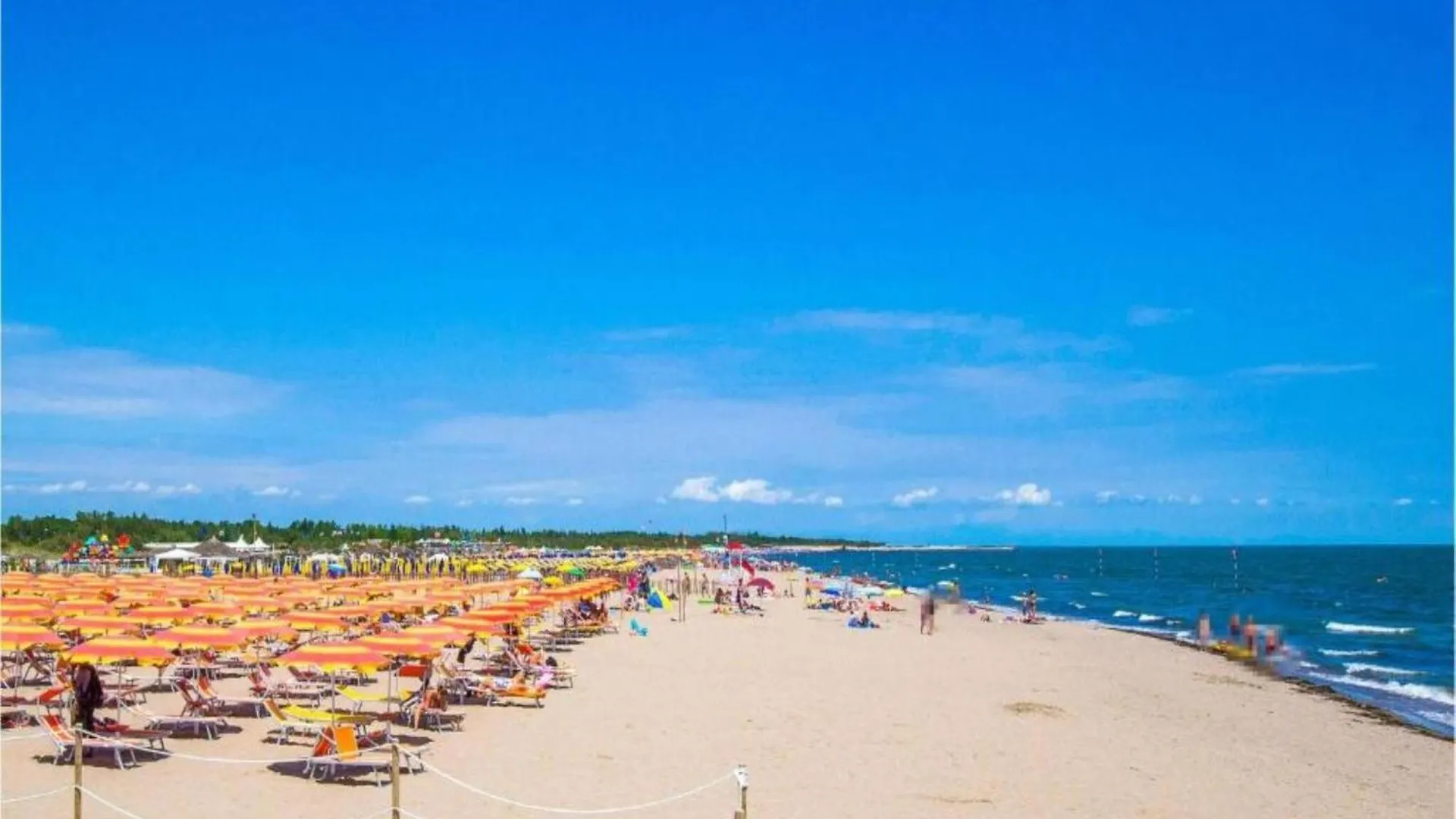 Accommodation With Shared Garden Close To The Sea Rosolina Mare Apartman