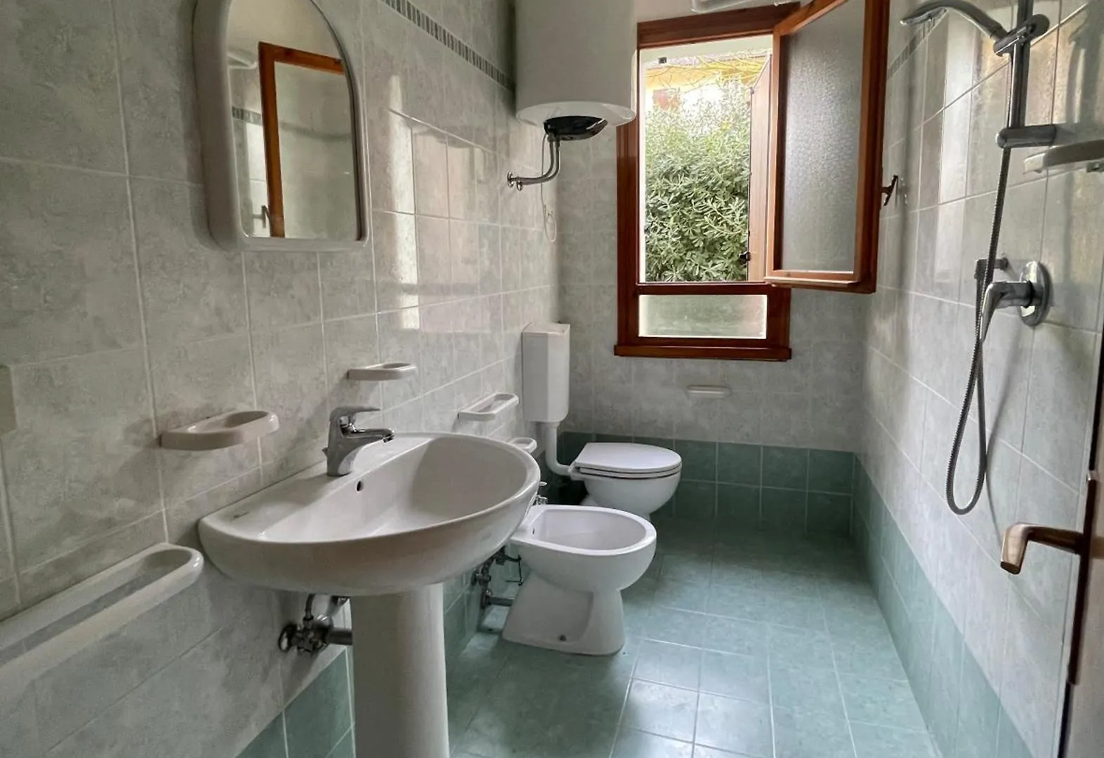 Accommodation With Shared Garden Close To The Sea Rosolina Mare