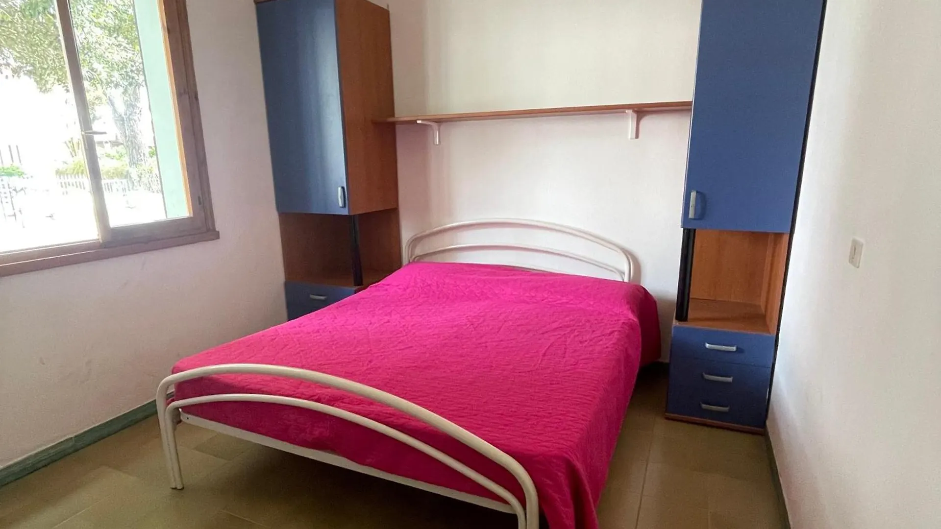 Accommodation With Shared Garden Close To The Sea Rosolina Mare Apartman